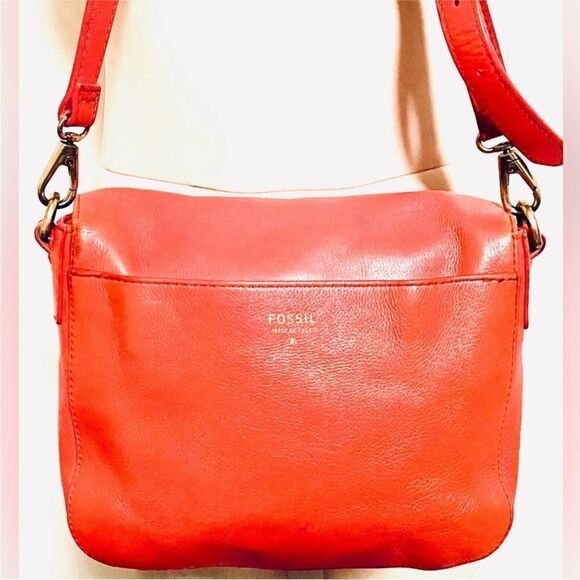 Fossil coral orange leather Vibrant Leather Crossbody Bag - Picture 7 of 8